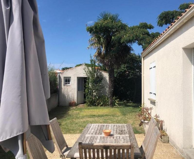 הוילה Le Château-dʼOléron Agreable Maison Ensoleillee Avec Jardin Arbore מראה חיצוני תמונה